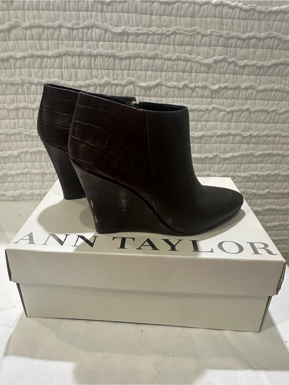 Ann Taylor Lottie Wedge Bootie Espresso Size 7